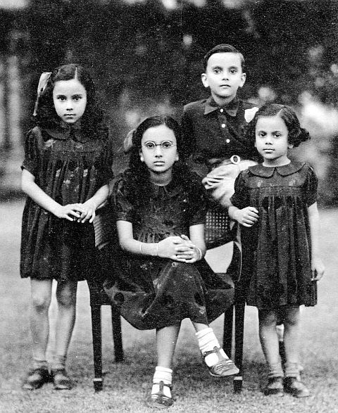 Young Sadona and siblings